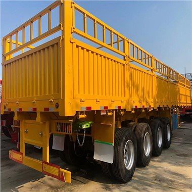 รถกึ่งพ่วงรั้ว